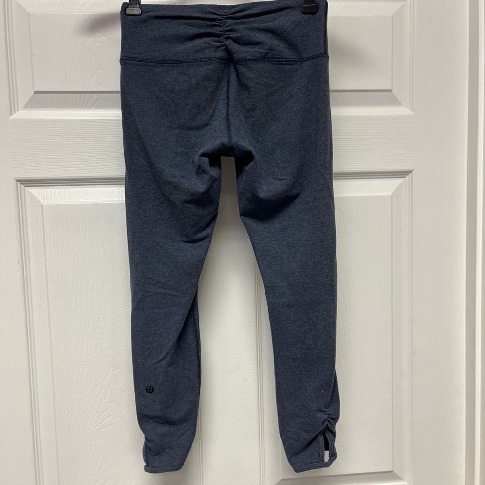 Lululemon Dhanurasana Ruched Cropped Slate Blue Leggings sz 4